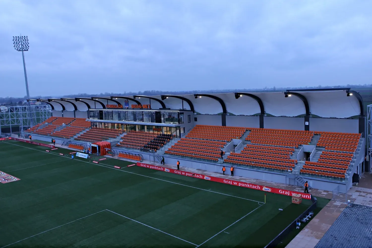 Zadaszenie membranowe stadionu piłkarskiego KS NIECIECZA — PVC — Nieciecza, Polska