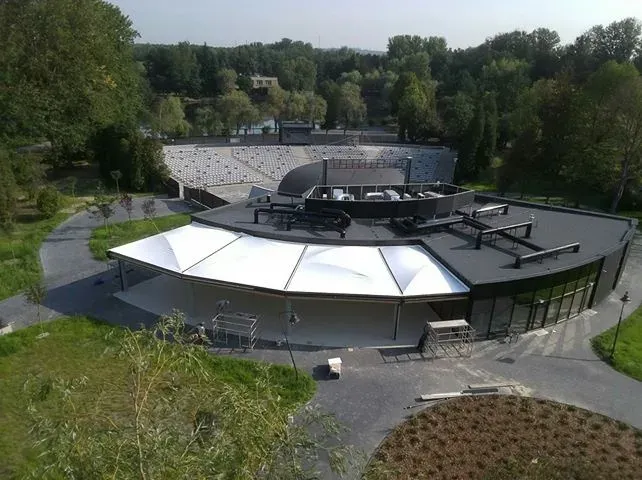 Zadaszenie zaplecza amfiteatru — PVC — Sosnowiec, Polska