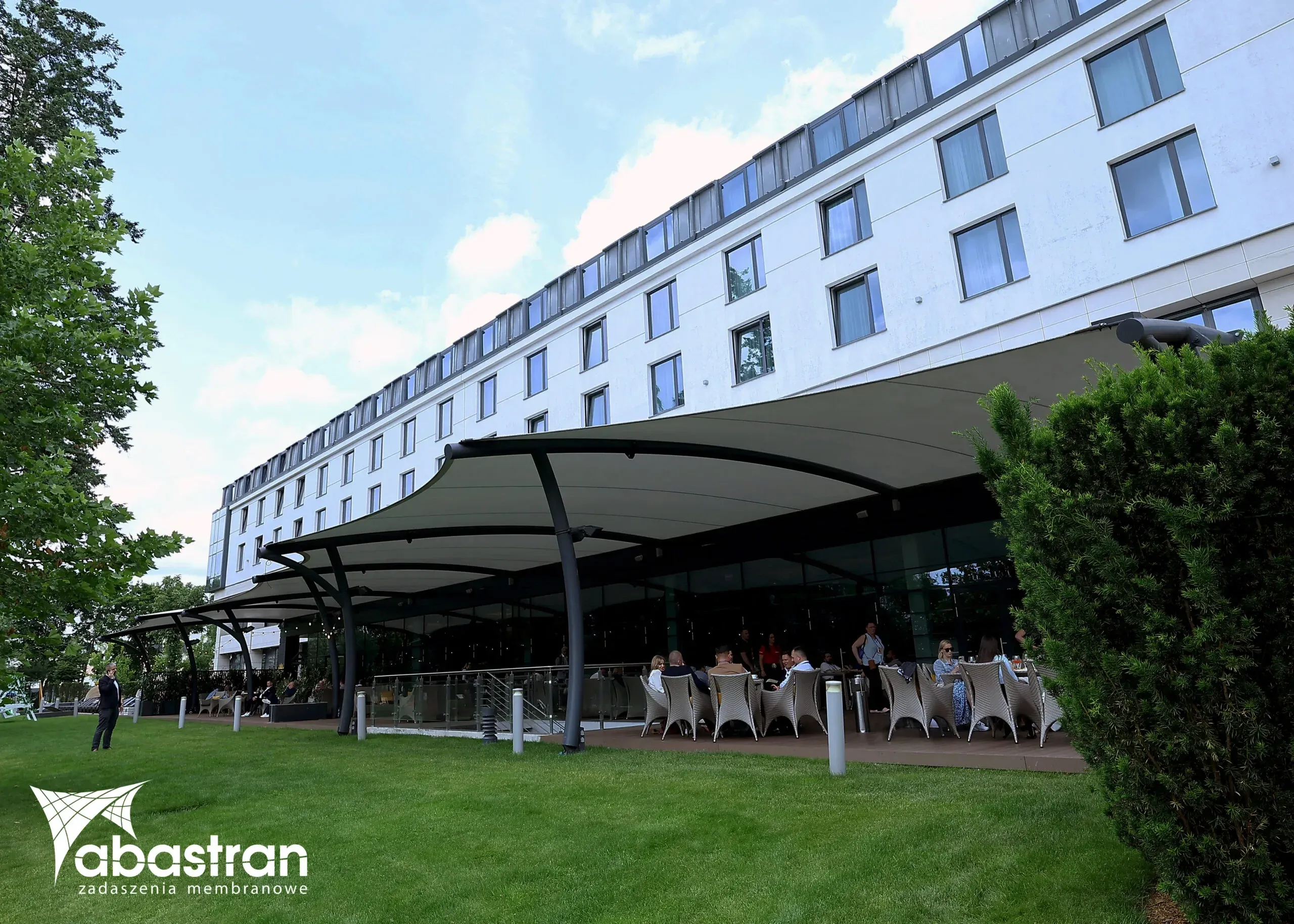 Membranowe zadaszenie tarasu Hotelu Hilton — 2
