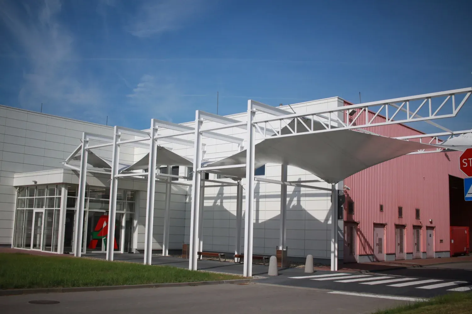 Zadaszony łącznik CH AUCHAN — 2