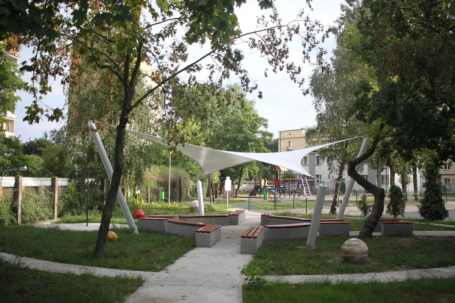 Phyllium – Zadaszenie placu zabaw — 2