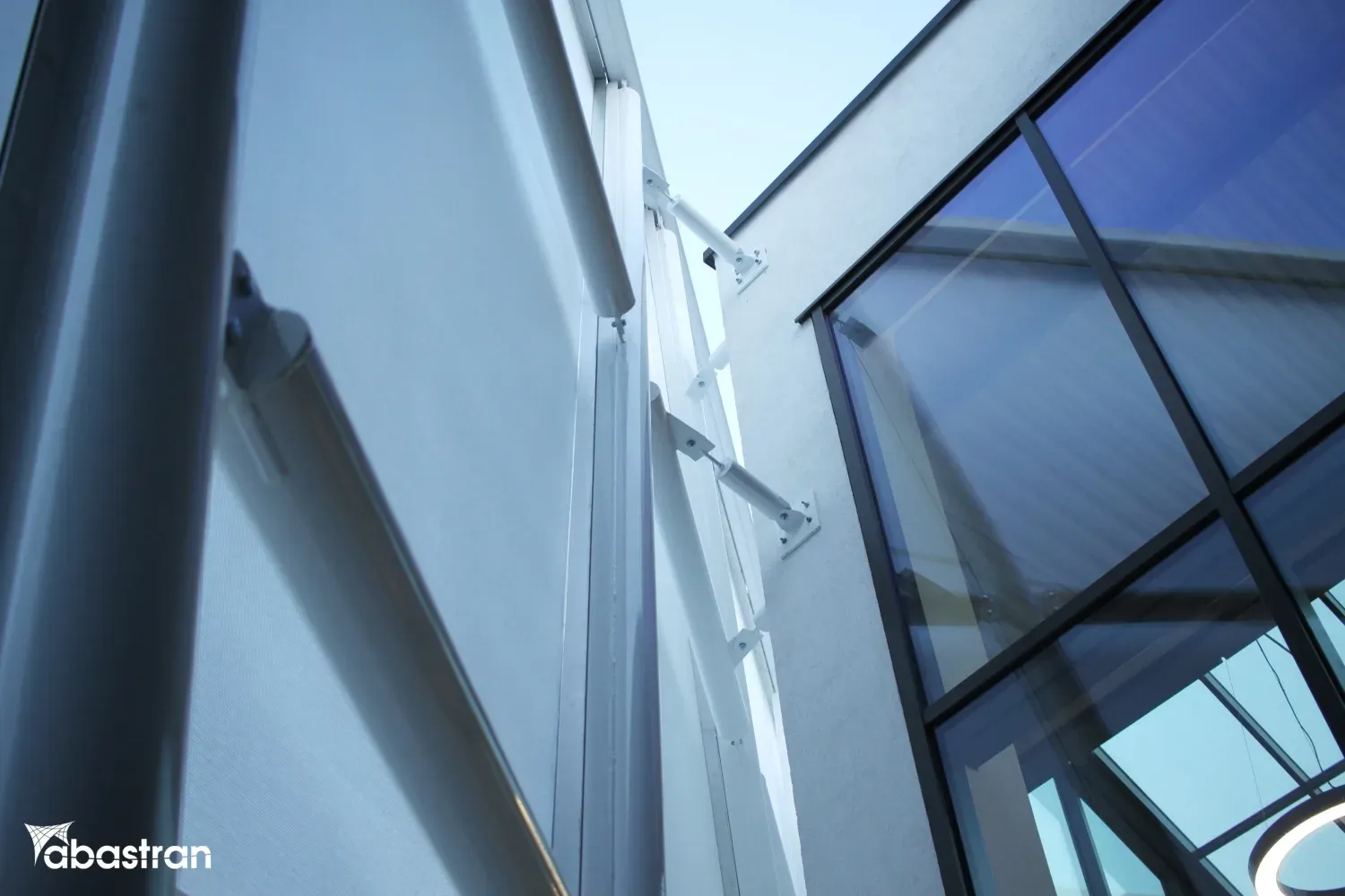 Ściana Osłonowa z Siatki PVC – Poznań — 3