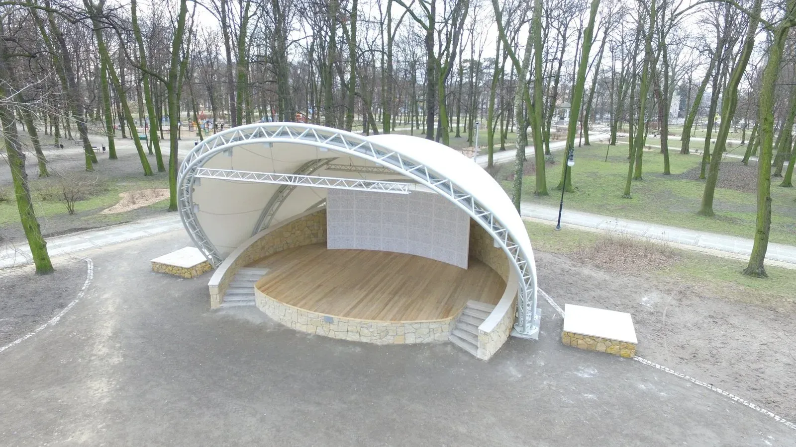 Zadaszenie muszli koncertowej w parku im. T. Kościuszki w Radomiu — 3