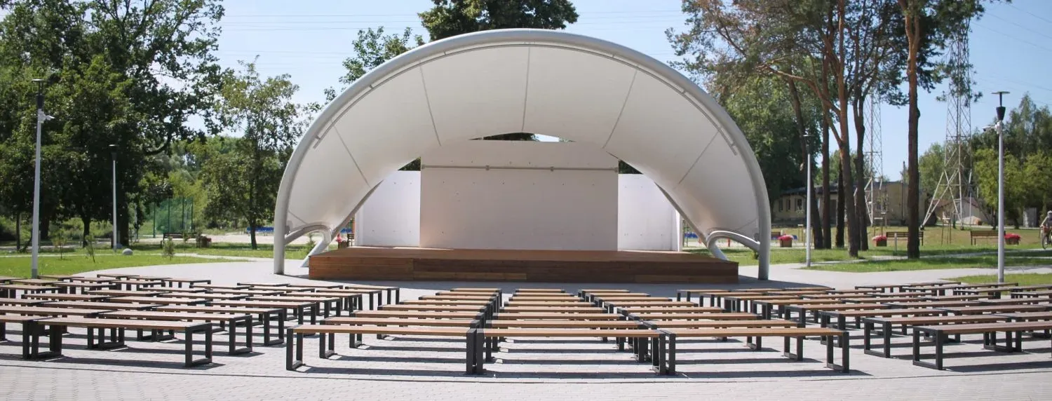 Konstrukcje membranowe: Nowoczesne rozwiązania dla zadaszeń