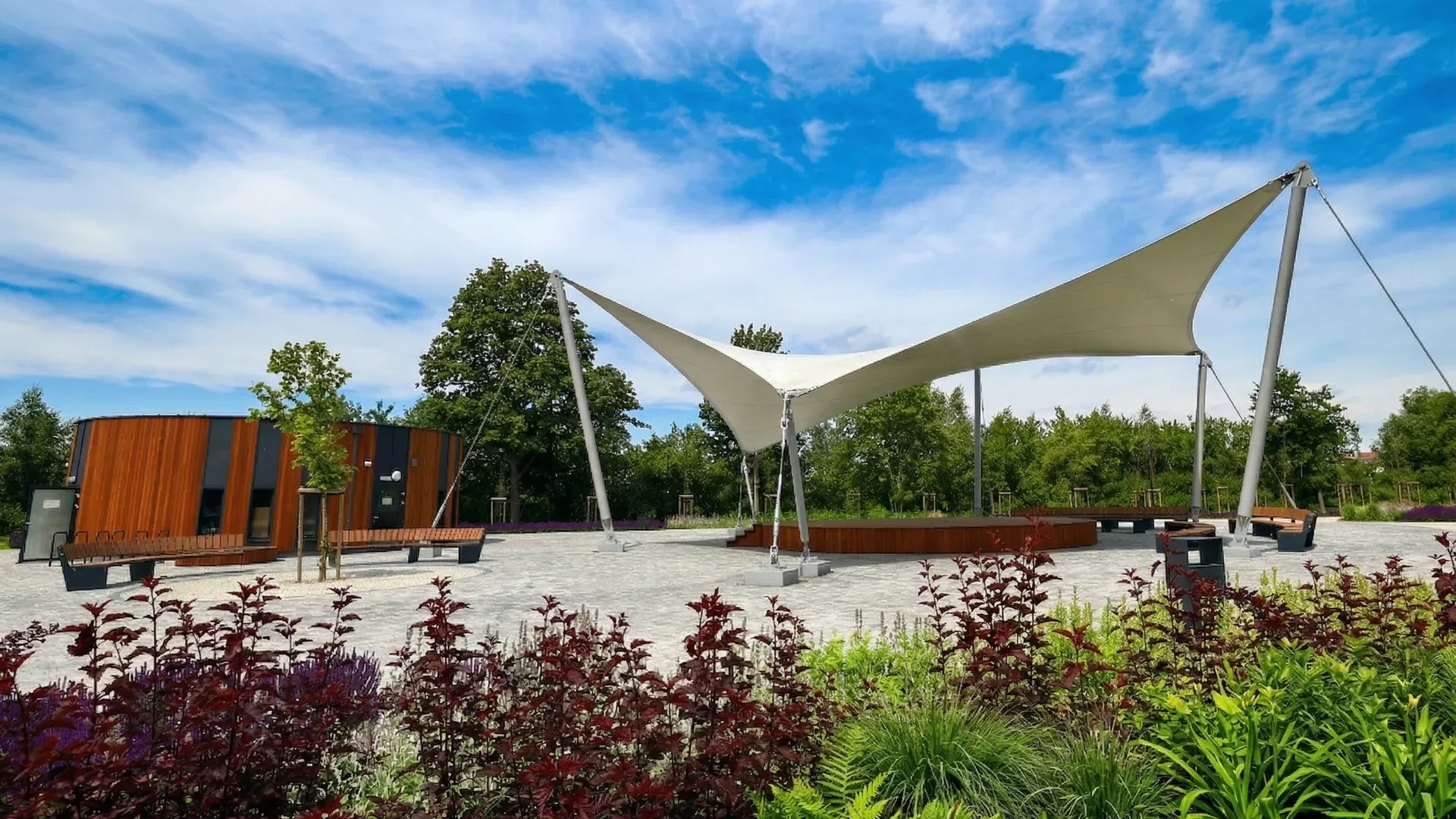 Zadaszenie membranowe — lekka konstrukcja nad trybuną